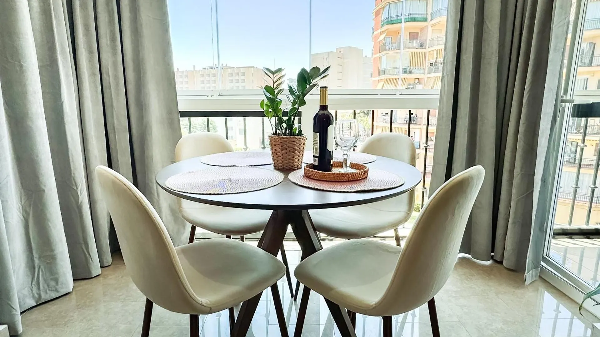 Apartamento Con Vistas A 3 Minutos De La Playa Torremolinos Apartment